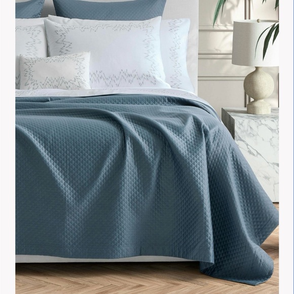 Matouk Petra Coverlet and 2 Euro Shams. Ivory.  Good used condition. King size. - Picture 13 of 16